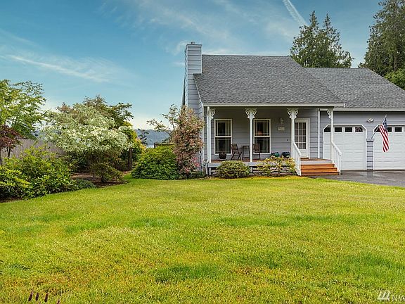 There are some nice views of Holmes Harbor and the Olympic Mountains!