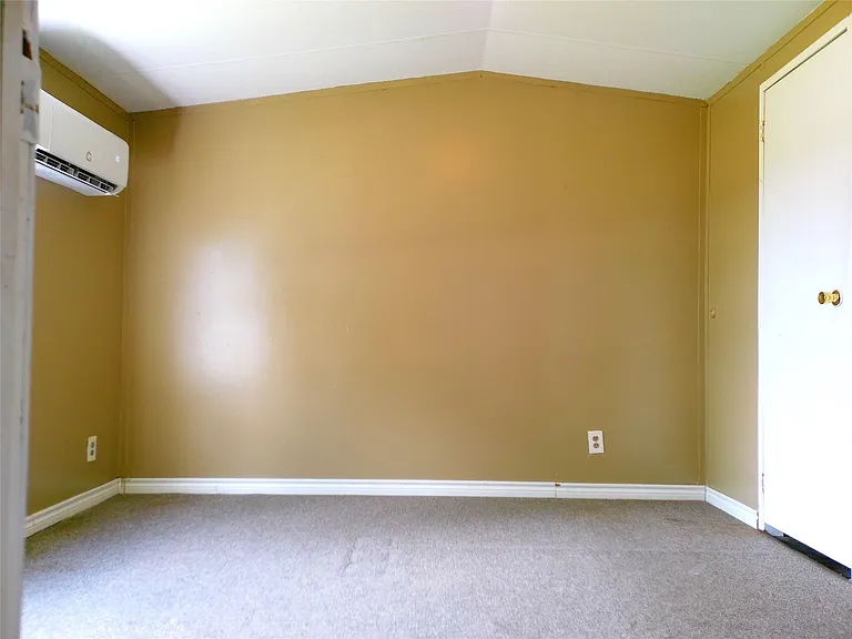 2501 McDonald Rd — Photo 9
