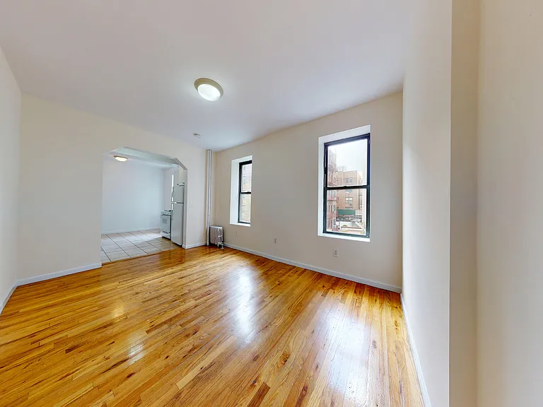 243 E 38th St #3C — Photo 4
