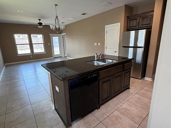 5th image of 1331 E Candor Dr