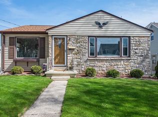 826 Wilson St, Manitowoc, WI 54220