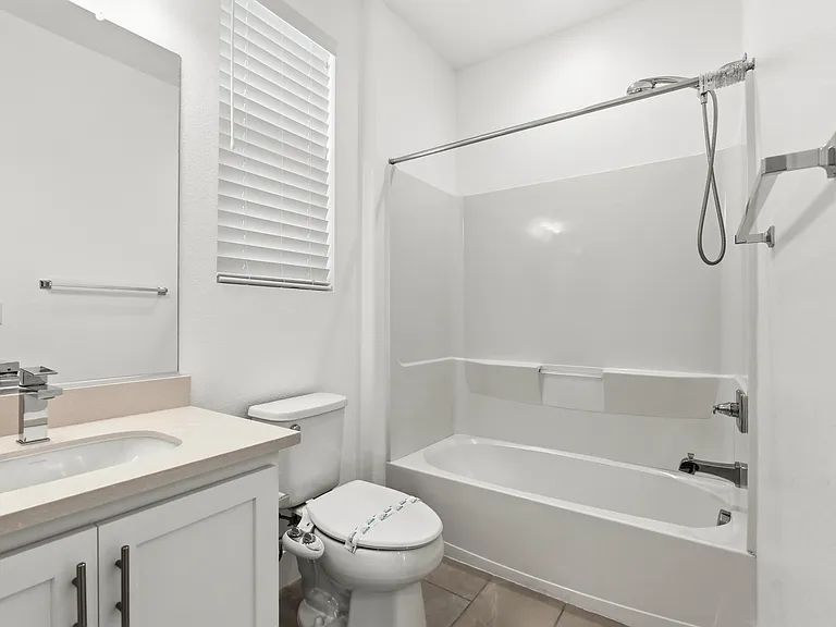 1475 Latitudes Way — Photo 31