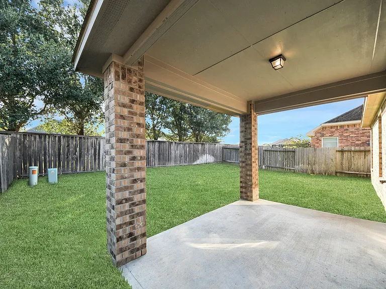 3115 Lake Dr — Photo 36