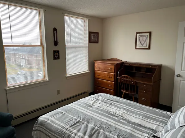 Steven's Manor - 303