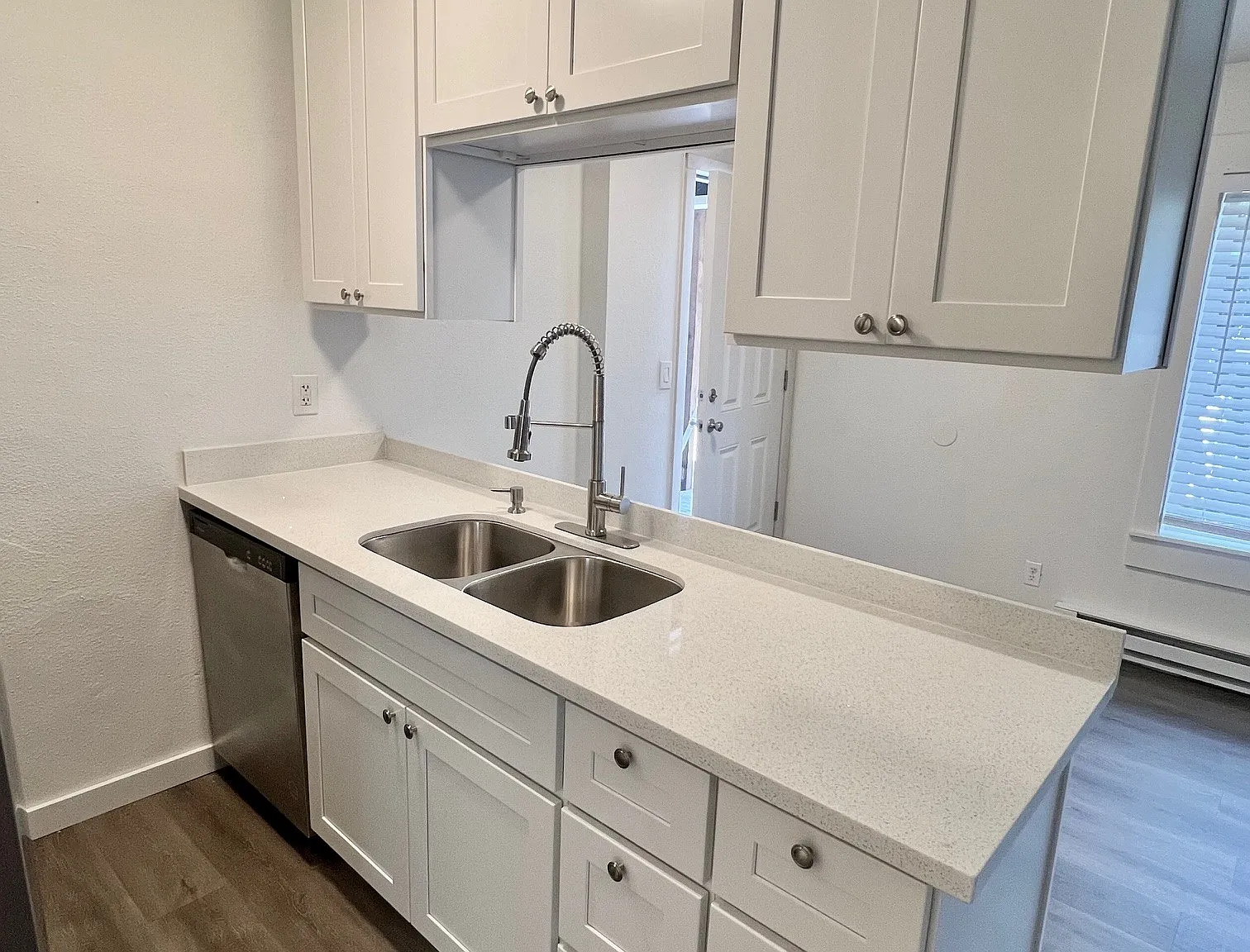 1 bed, 550 sqft, $1,295 — Photo 3
