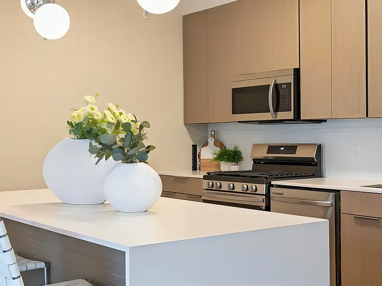 The Paragon Apartments — Photo 18