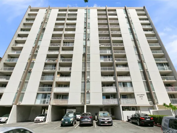 1320 Alexander St APT 902, Honolulu, HI 96826