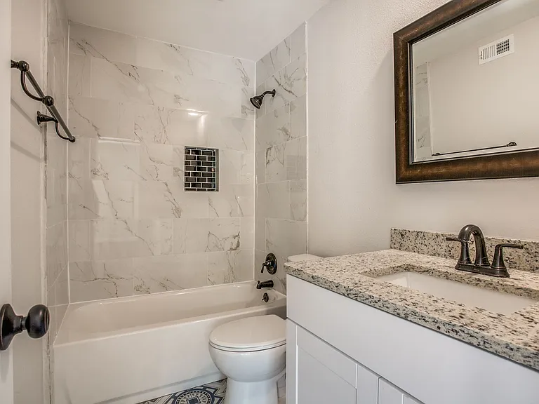 Creekside Condominumums — Photo 34