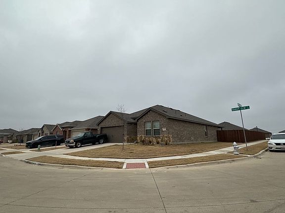 3rd image of 1842 Shady Elm Dr