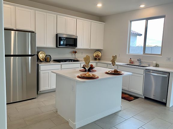 5th image of 17848 W Oberlin Way