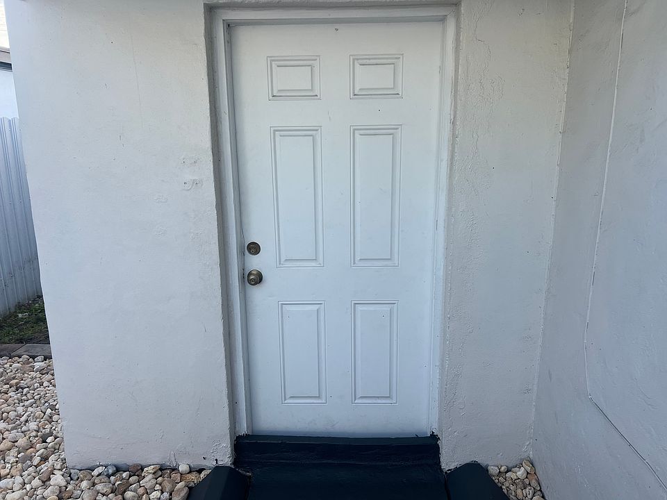 1st image of 30 SW 57th Ct