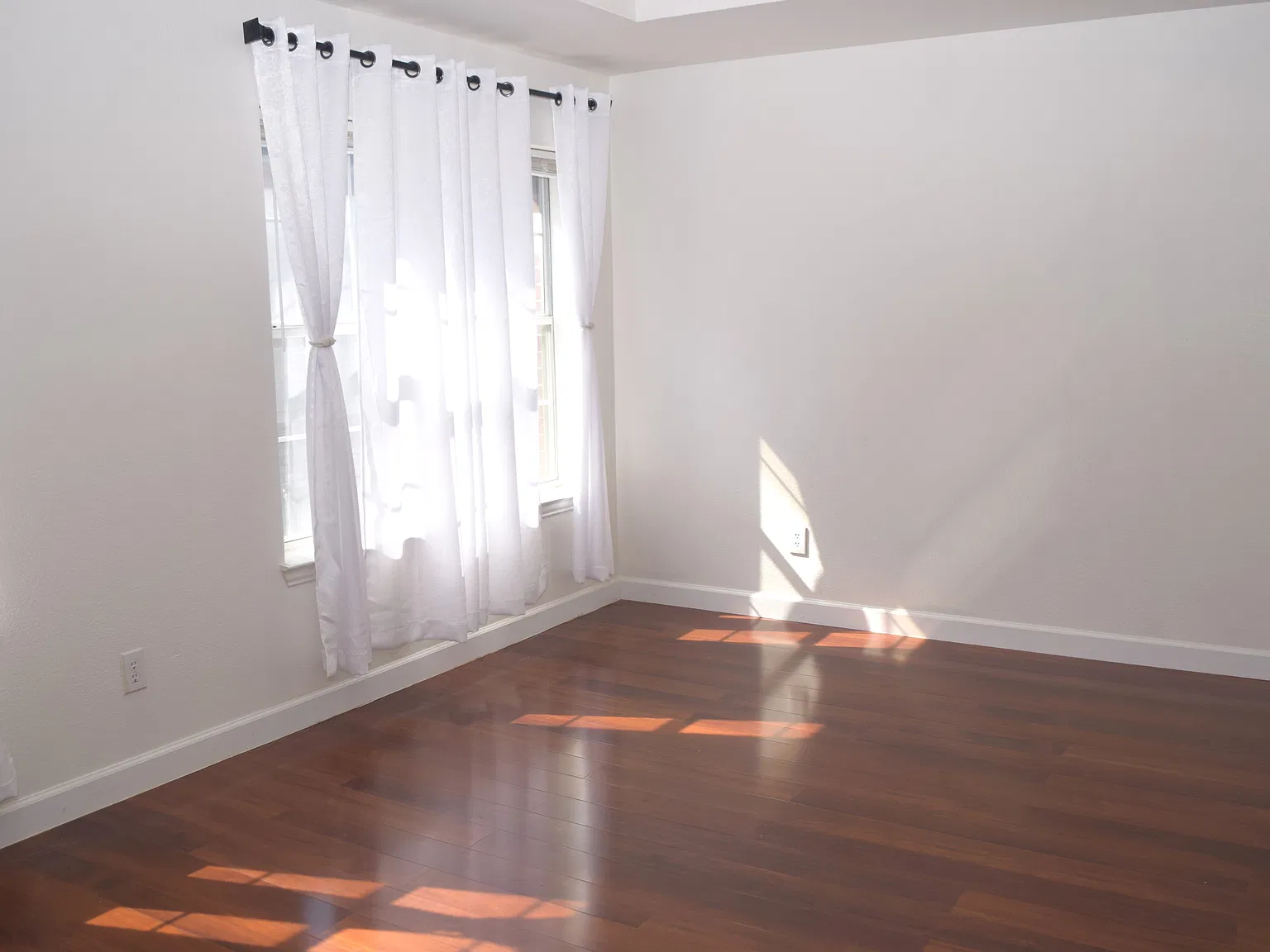 3 bed, 2567 sqft, $2,700 — Photo 4