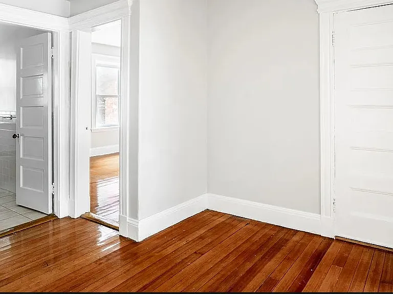 10 Strathmore Rd #3 — Photo 6