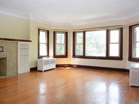 3rd image of 7711 S Kingston Ave #3