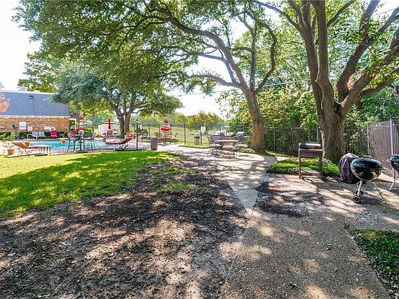 5th image of 511 W Lookout Dr APT 207