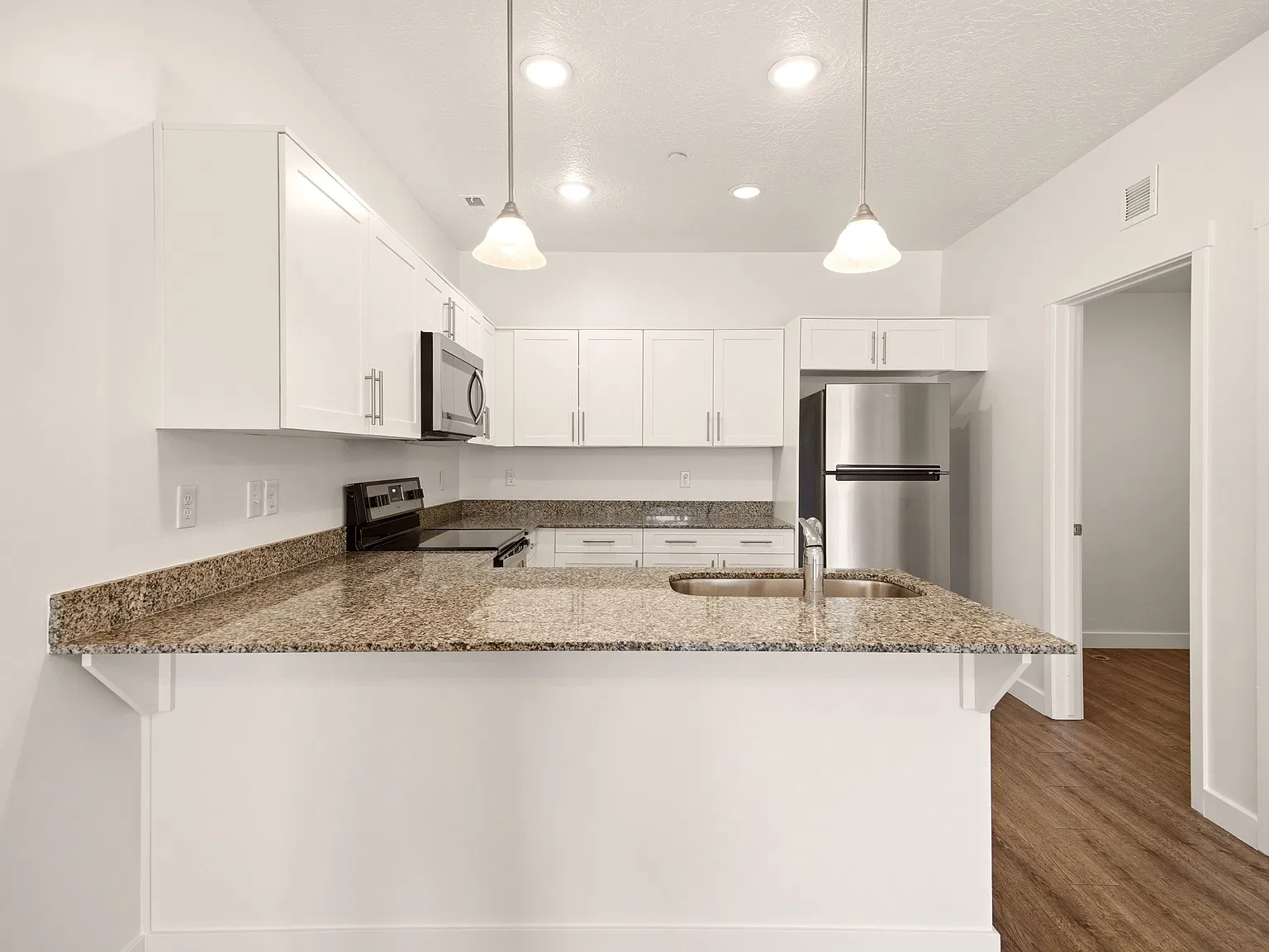 Vine Bldg 05: Unit 301 Type 3: Standard - 301 — Photo 3