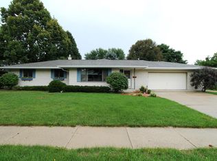 665 Viewcrest Ter, Burlington, WI 53105