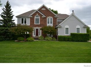 3900 Kelsey Rd, Lake Orion, MI 48360
