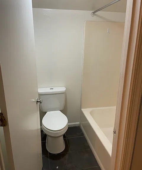 1712 Jefferson Park Ave #15 — Photo 3