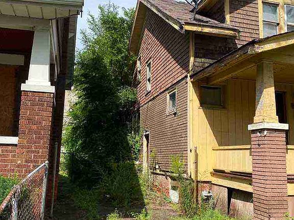 11761 Cherrylawn