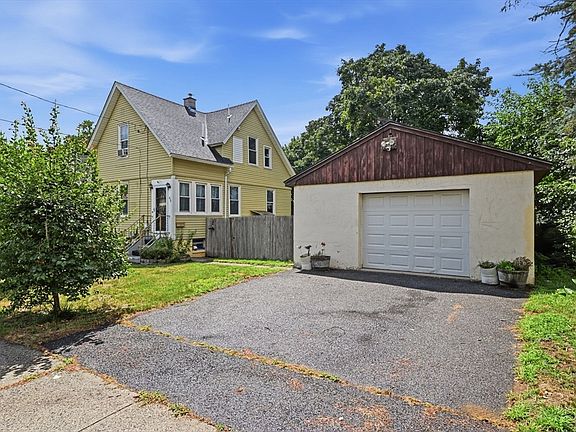 3rd image of 43 Hampden St