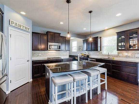 3rd image of 25037 Thornberry Dr