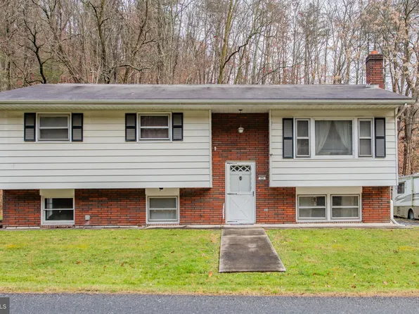25 Hickory Dr, Lock Haven, PA 17745