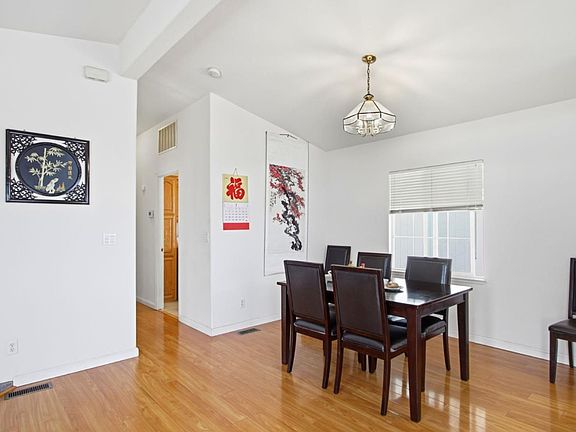 5th image of 60 Wilson Way Space 43