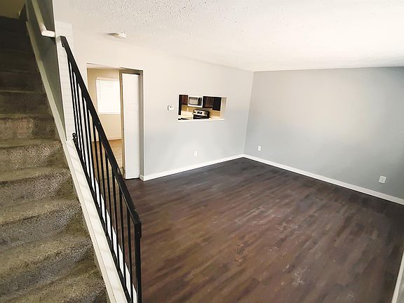 4th image of 424 N 18th Ave