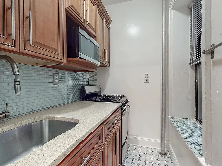 8216 34th Ave #1E — Photo 13