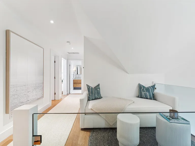 100 Cliff Dr — Photo 16