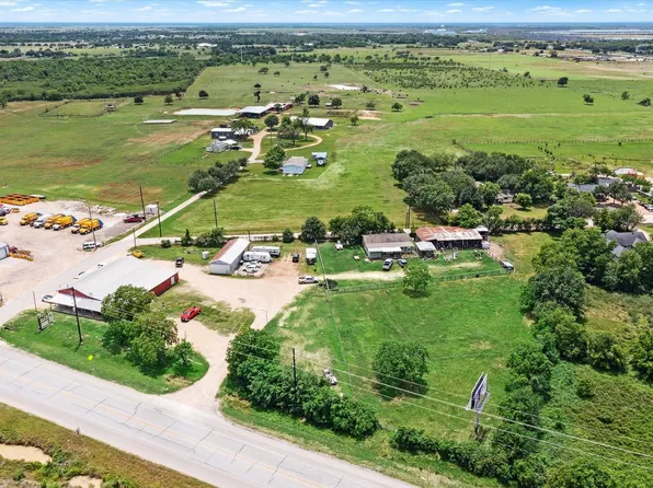 3765 Highway 36 S, Sealy, TX 77474