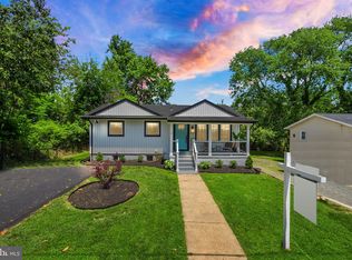 12 Monroe St SE, Leesburg, VA 20175