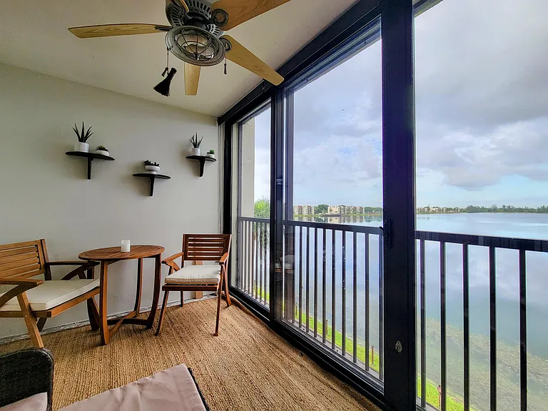 111 Lake Emerald Dr #406 — Photo 11