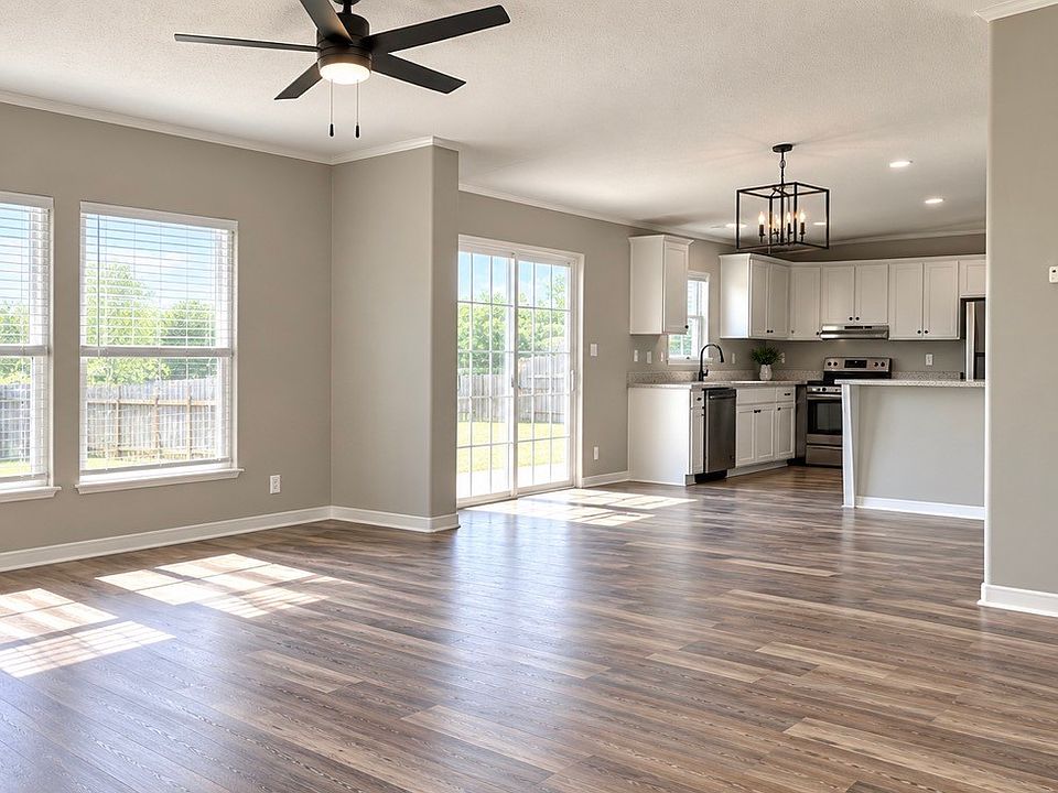 2nd image of 2833 Highland Rd