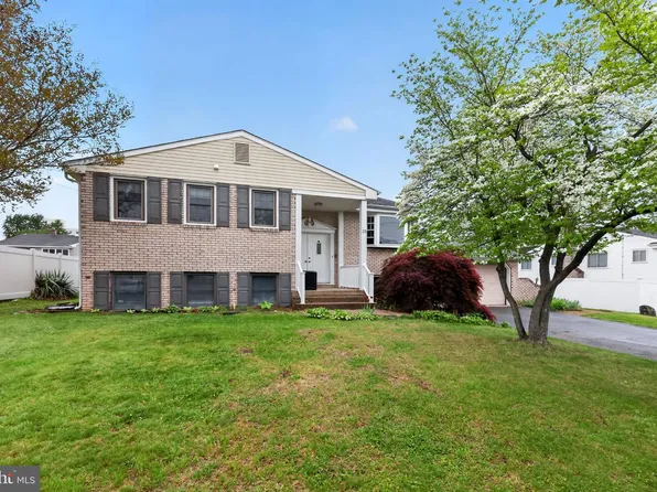 13 Pebble Ln, Cherry Hill, NJ 08002