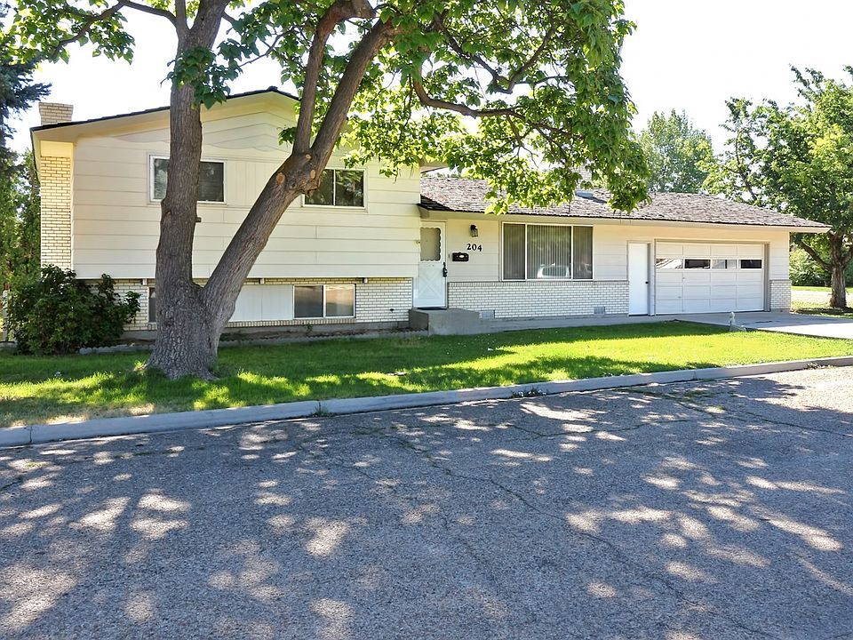1st image of 204 N Gem St