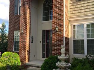 6230 Emerald Dr, Grand Blanc, MI 48439