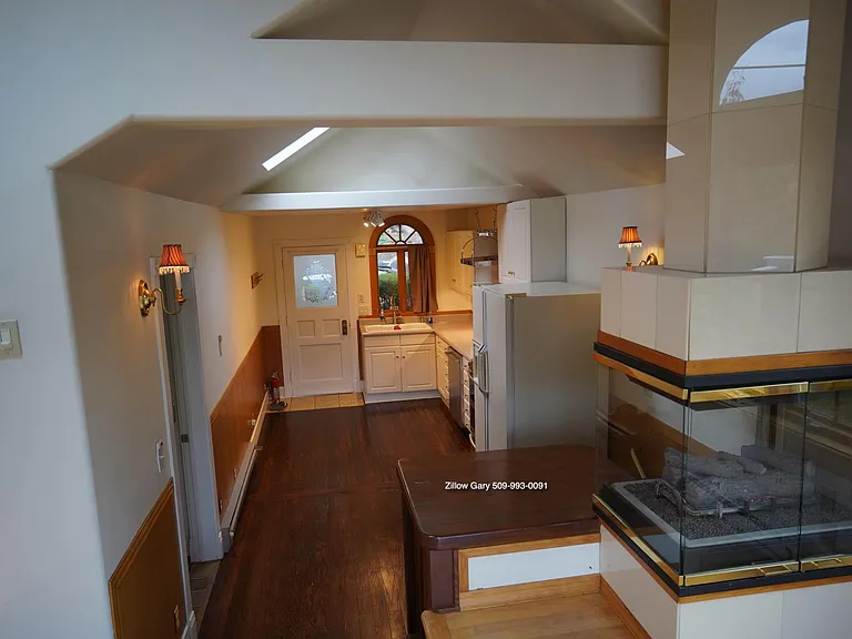 2104 W Clarke Ave — Photo 5