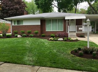 34015 Glenview Dr, Farmington, MI 48335