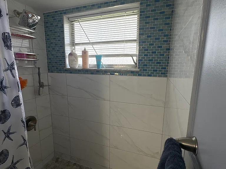 199 SE Crosspoint Dr — Photo 25