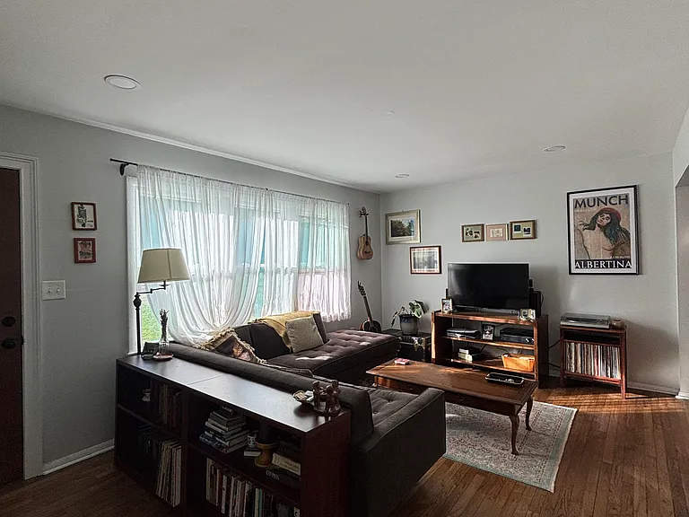 380 Ruth St — Photo 7