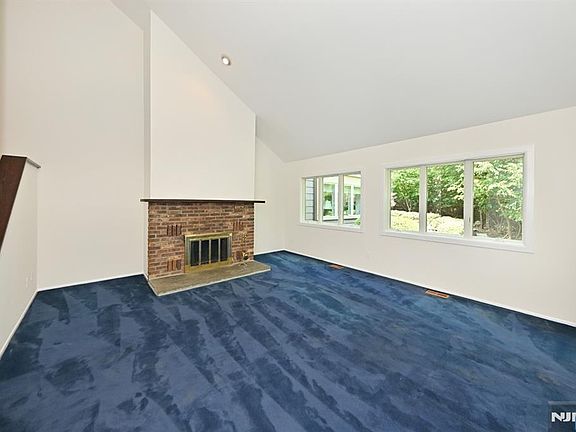 4th image of 5 Indian Field Ct