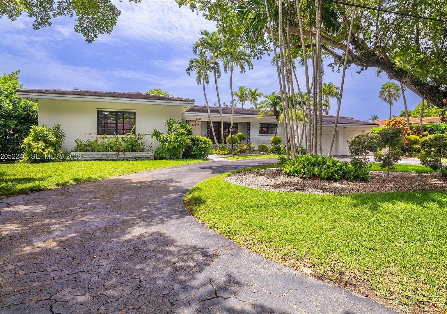 Coral Gables Riviera Sec — Photo 1