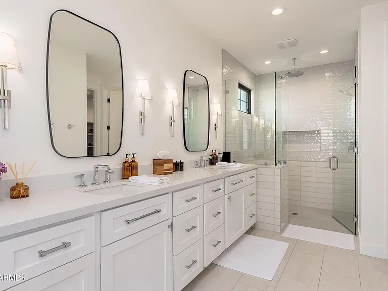 4017 N 49th Pl — Photo 17