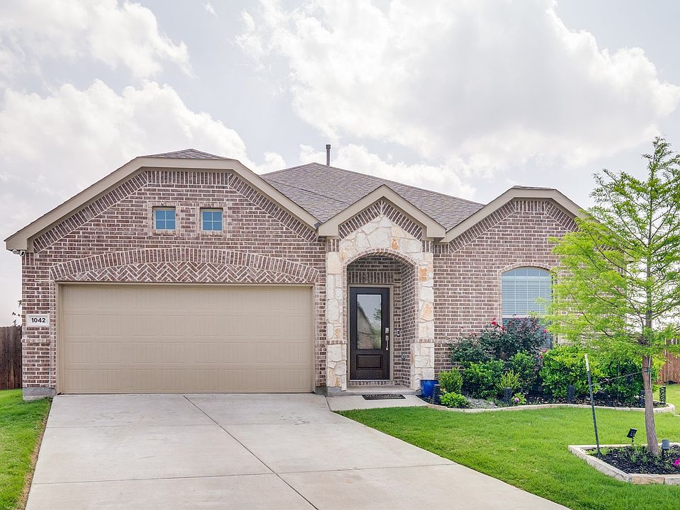 1st image of 1042 Manuel Dr