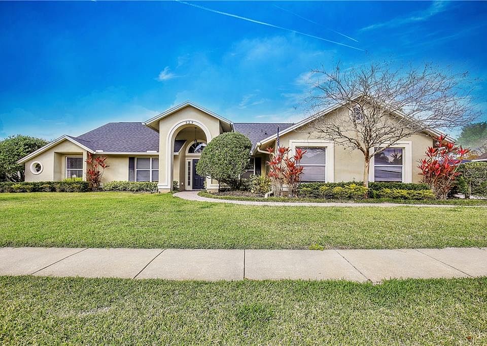 1st image of 829 Silverwood Dr