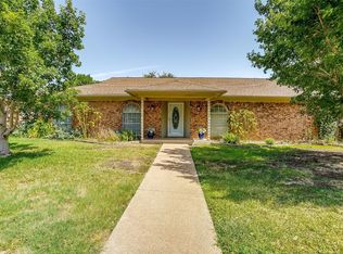 1320 Andante Dr, Fort Worth, TX 76134