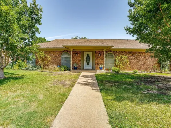 1320 Andante Dr, Fort Worth, TX 76134