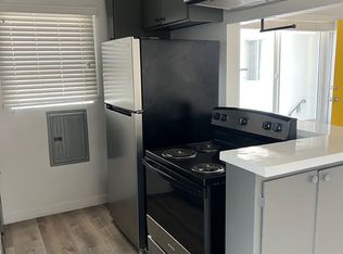 Stunning 2-Bedroom Townhome in the Heart of Reseda, Modern Comfort, Prime Location!, Reseda, CA 91335